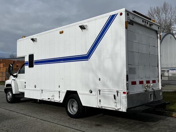 2006 GMC C5000 Topkick Service Truck image 8
