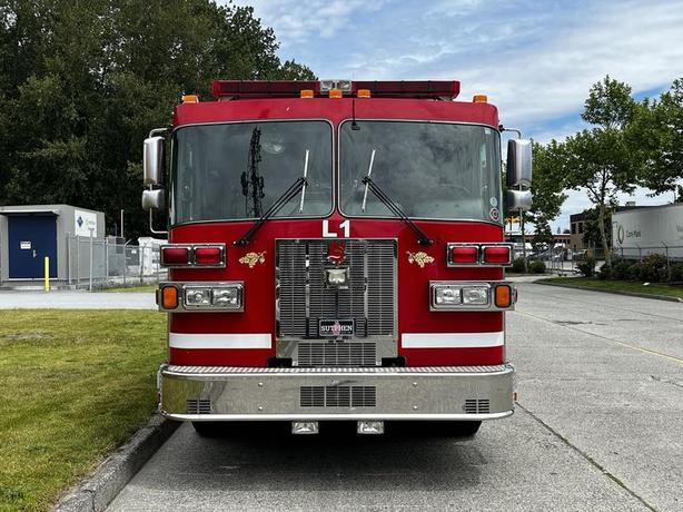2002 Sutphen Monarch 5 Foot Aerial Pumper CAT Diesel Fire Truck image 2