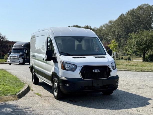 2022 Ford Transit 250 Cargo Van image 2