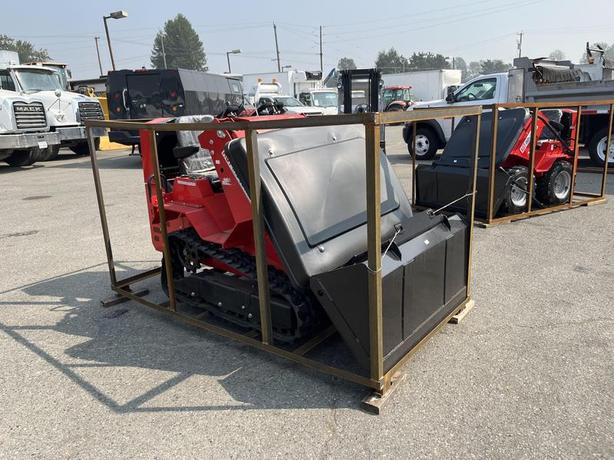 2025 AGT SDA-140T(Z) Mini Track Skid Steer with 44" Bucket – Gas-Powered, New  image 7