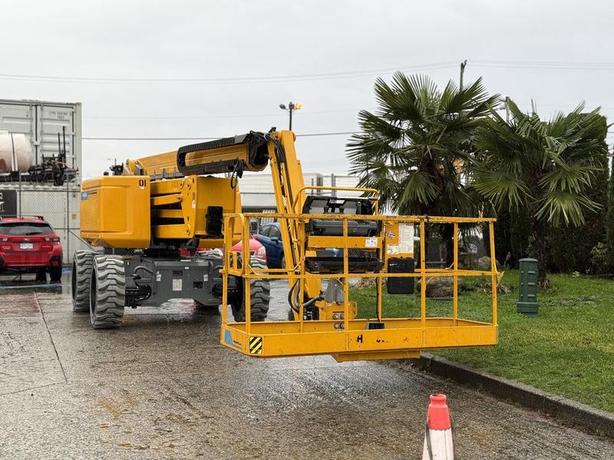 2020 Haulotte HA61 LE PRO 4WD Diesel Hybrid Boom Lift image 8