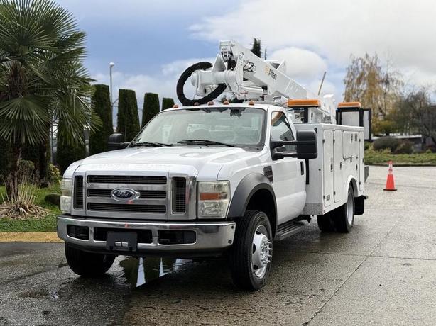 2008 Ford F-550 Regular Cab 2WD DRW Altec Bucket Truck image 4