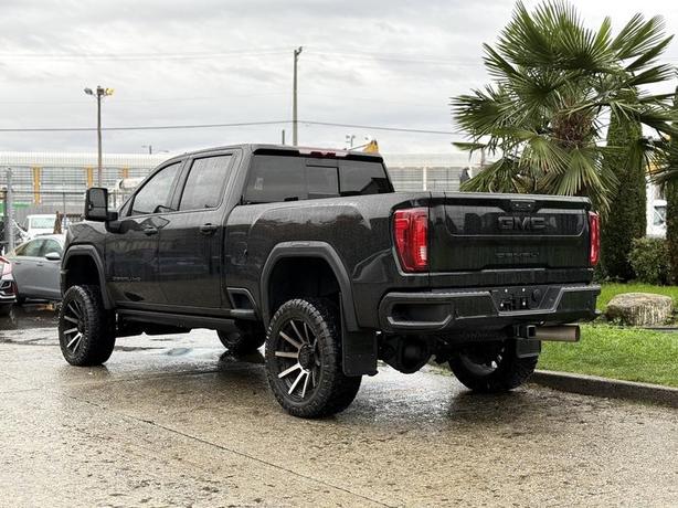 2022 GMC Sierra 3500HD Denali 4X4 Crew Cab – Duramax Diesel image 7