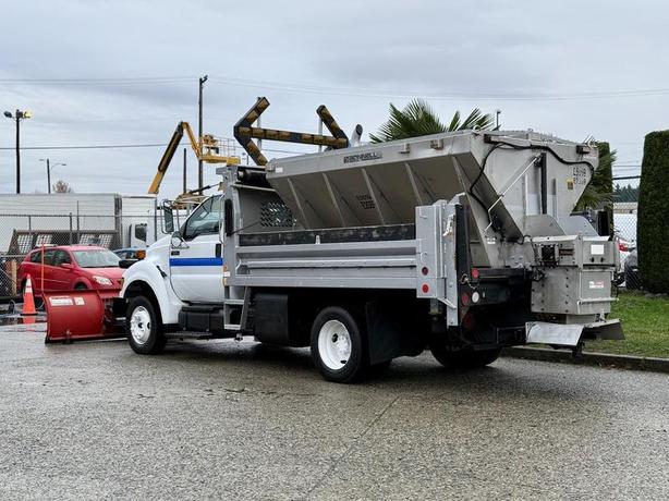 2013 Ford F-650 2013 Ford F-650 Cummins Plow Truck with 12-Foot Dump and Sander image 6