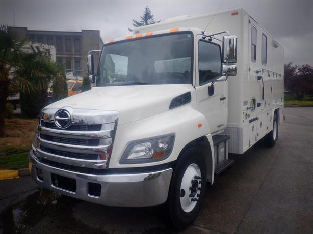 2014 Hino 338 Wire line Service Truck with Office Diesel image 2