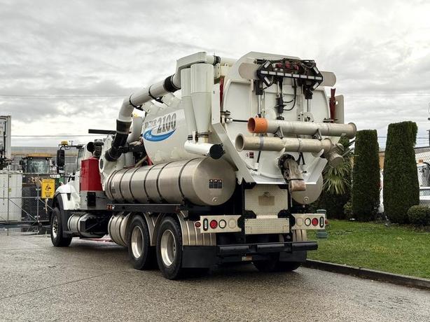 2014 International 7500 Vactor Plus 2100 Vacuum Truck image 8
