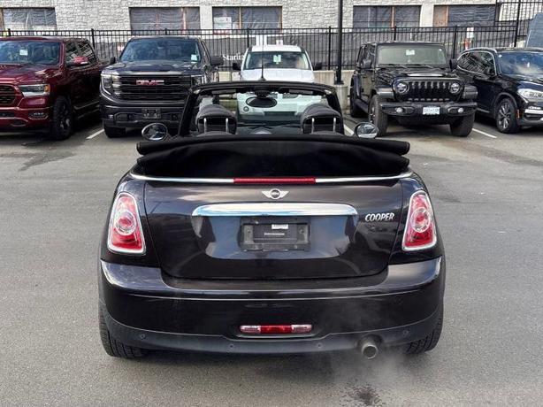 2015 MINI Convertible | Manual | Leather Seats! image 7