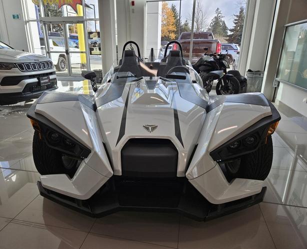 2022 Polaris Polaris Slingshot image 2