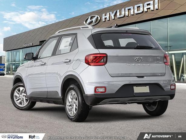 2025 Hyundai Venue Preferred ! LIKE NEW! LOTS OF SAFETY! VERY LOW KMS! NO ACCIDE image 4