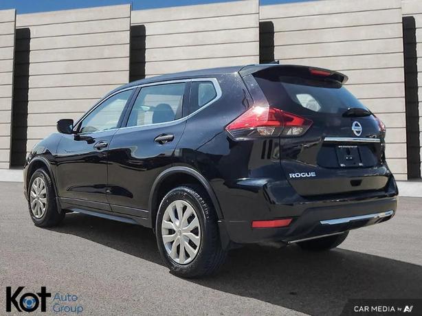 2017 NISSAN ROGUE image 8