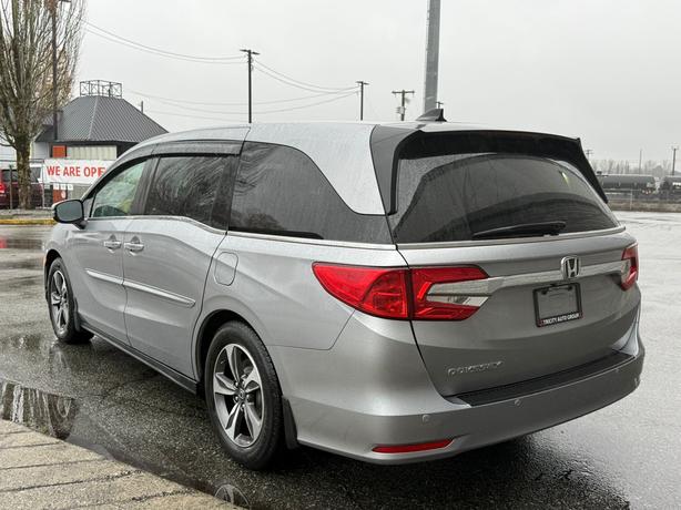 2018 Honda Odyssey EX-L RES - Power Sliding Doors, Parking Sensors image 8