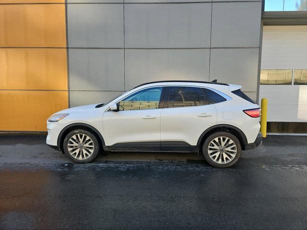 2022 Ford Escape Titanium AWD | Remote Start | Heated Seats! image 3