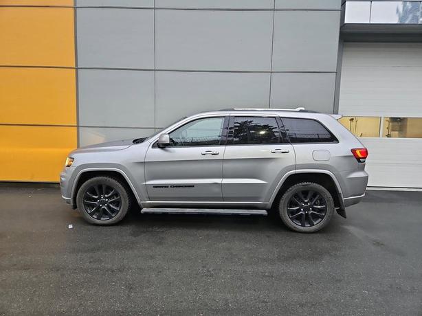 2019 Jeep Grand Cherokee Altitude 4x4 | No Reported Accidents! image 3