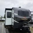 Used 2022 Forest River RV Rockwood Signature Ultra Lite 8324SB thumbnail image 2