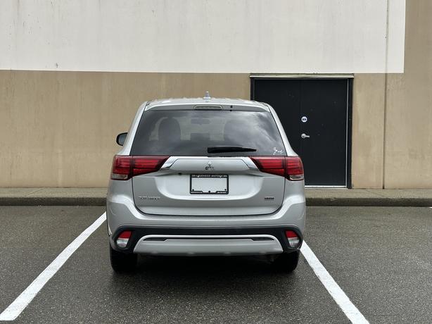 2020 Mitsubishi Outlander image 7