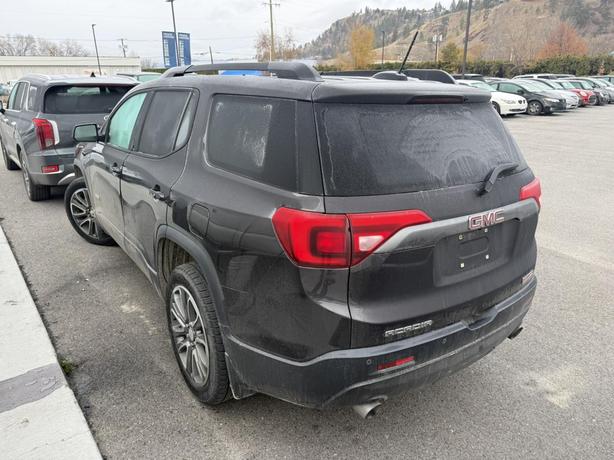 2017 GMC Acadia SLT image 3