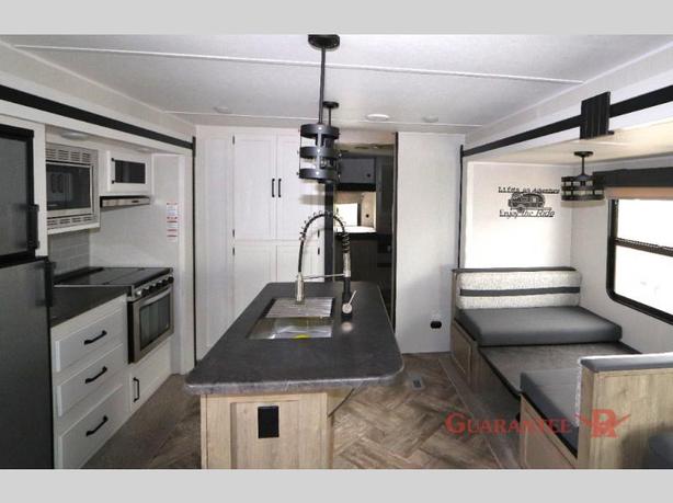 Used 2023 Palomino Puma 32BH2B image 6