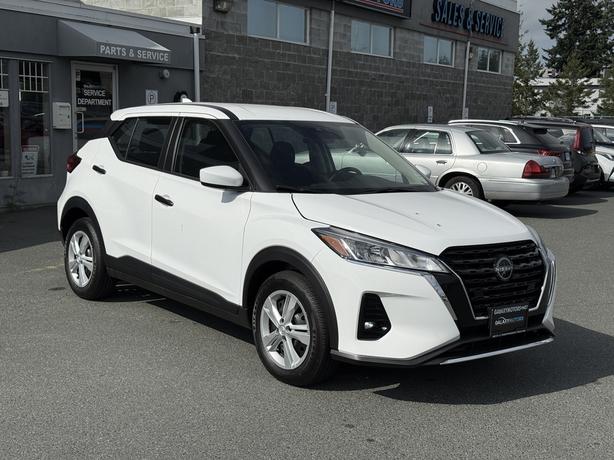 2025 Nissan Kicks Play S- 16"Wheels, Rear Parking Sensors & ABS Brakes image 4