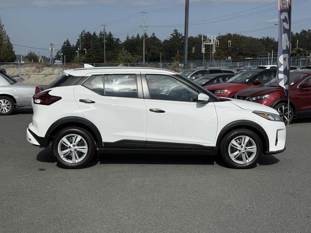 2025 Nissan Kicks Play S- 16"Wheels, Rear Parking Sensors & ABS Brakes image 5
