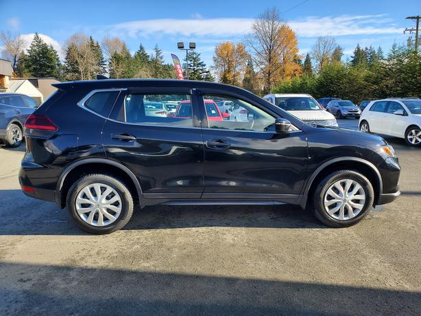 2019 Nissan Rogue S AWD - No Accidents, Low Kms, Heated Seats image 5