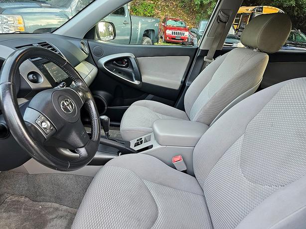 2011 Toyota  RAV4 Ltd image 7