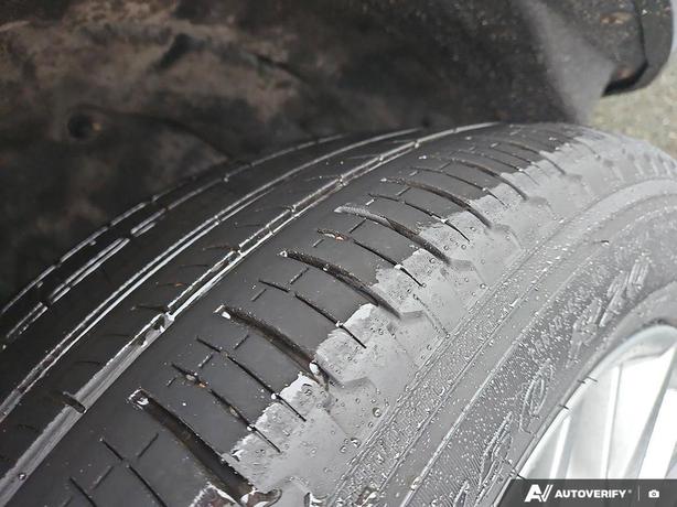 2023 Jeep Grand Cherokee Summit 4x4 | One Owner | No Reported Accidents! image 7