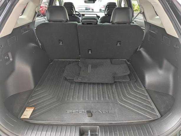 2023 Kia Sportage EX - No Accidents, Heated/Vented Seats, Sunroof image 8