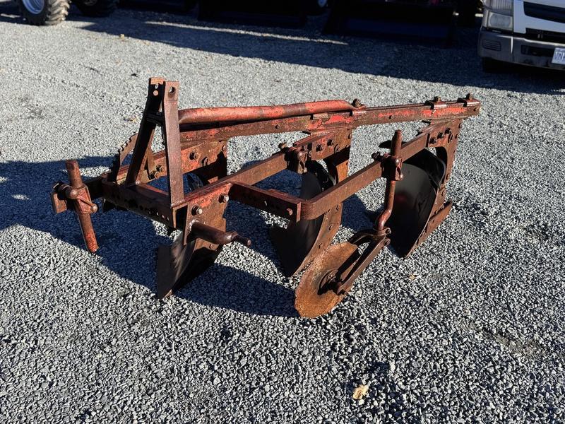 1999 INTERNATIONAL 3 Blade Plow display photo