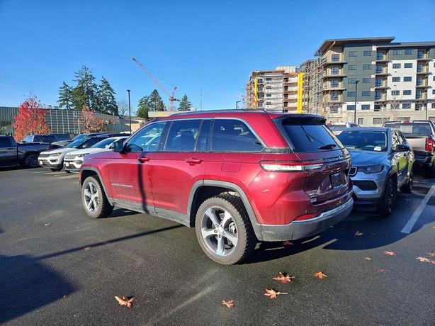 2023 Jeep Grand Cherokee 4xe 4x4 | One Owner | No Reported Accidents! image 4