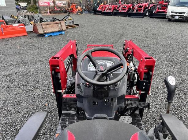 2024 Mahindra Max Series 26 XLT HST image 6