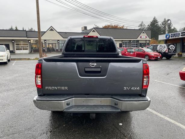 2018 Nissan  Frontier SV V6 image 4