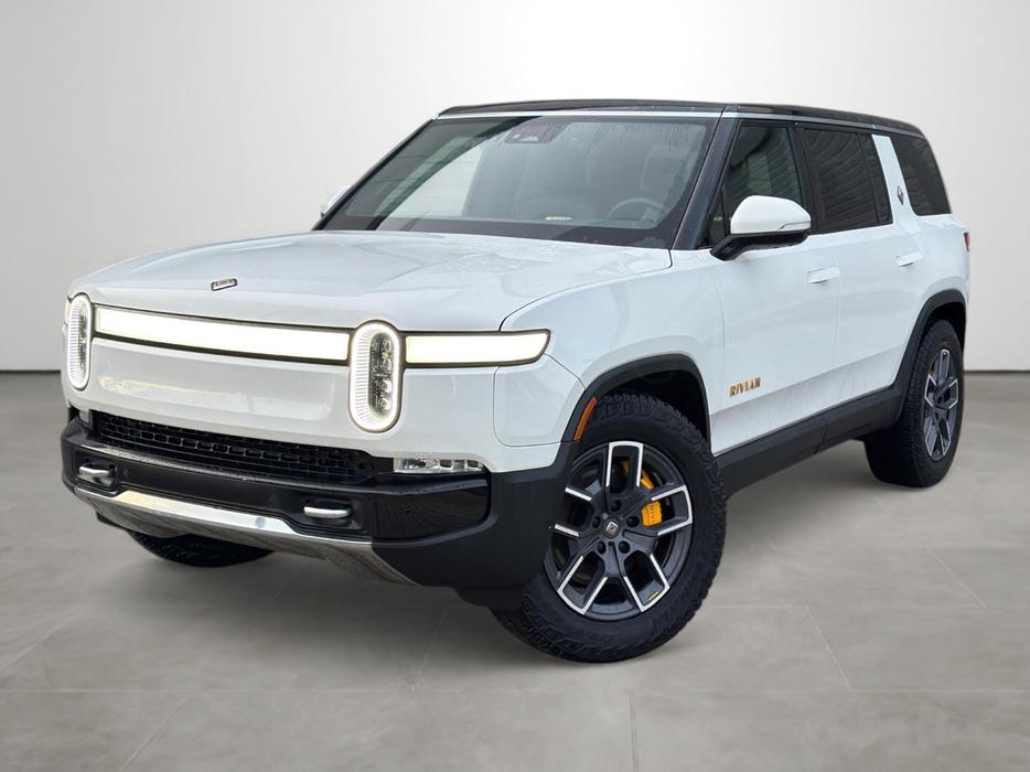 2023 Rivian R1S display photo