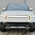2023 Rivian R1S thumbnail image 3