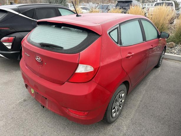 2016 Hyundai Accent GL ! HEATED SEATS! BLUETOOTH! POWER OPTIONS! GREAT ON GAS! image 4