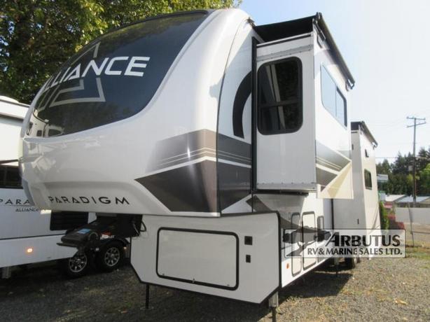 Used 2023 Alliance RV Paradigm 385FL image 3