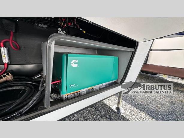 Used 2021 Grand Design Momentum G-Class 353G image 7