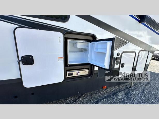 Used 2021 Grand Design Momentum G-Class 353G image 8