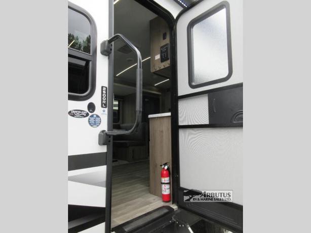 Used 2024 Grand Design Imagine 2500RL image 6