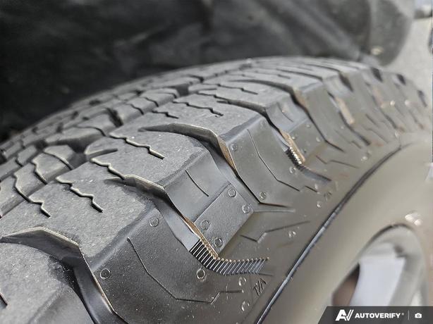 2022 RAM 1500 Classic Express 4x4 Crew Cab 5'7 Box | Heated Seats! image 7