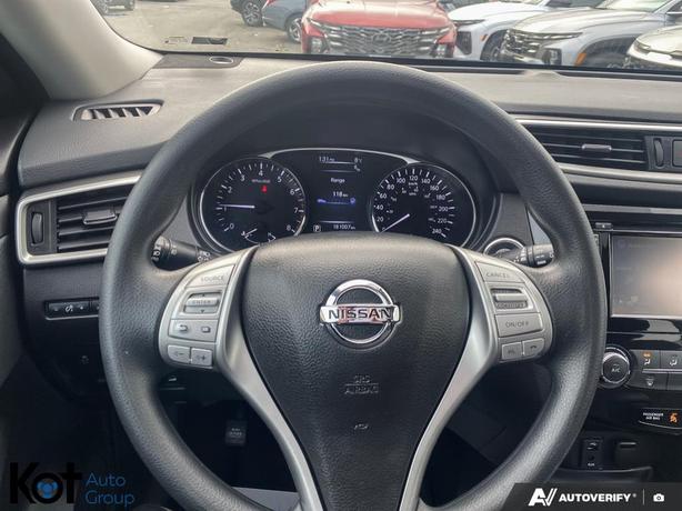 2016 Nissan Rogue SV PANORAMIC SUNROOF BACKUP CAMERA! BLUETOOTH! PUSH-BUTTON STA image 7