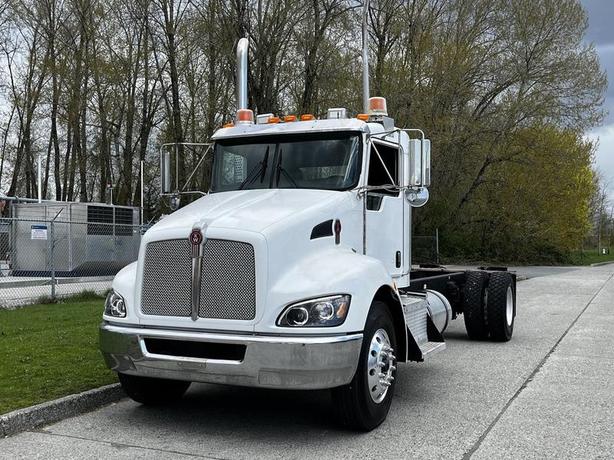 2014 Kenworth T370 PX-9 Cab and Chassis Diesel With Air Brakes image 4