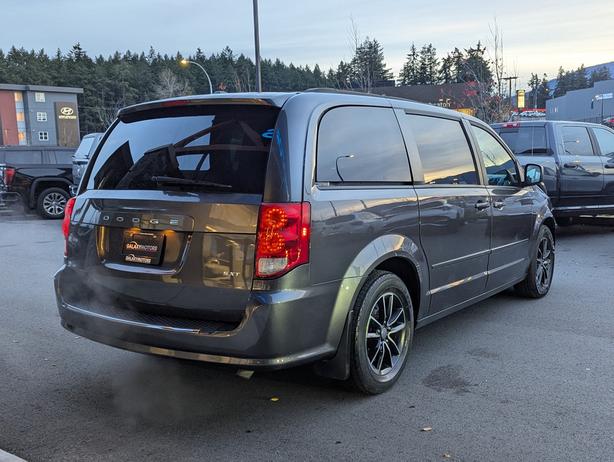 2017 Dodge Grand Caravan SXT - 7 Passenger, SXM Satellite Radio image 6