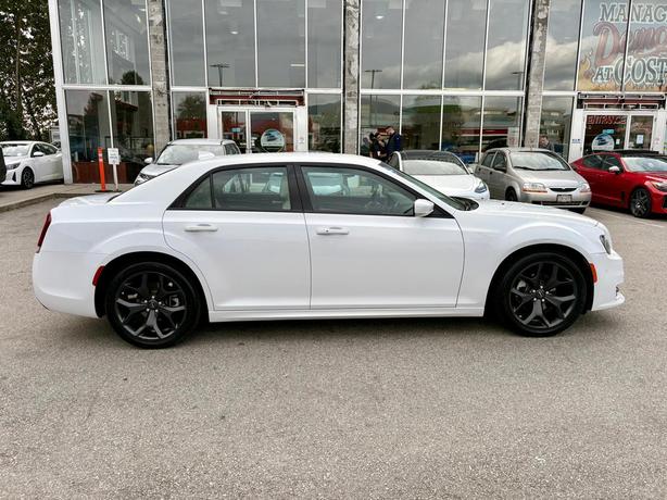 2023 Chrysler 300 Touring L - No Accidents, Leather, Navigation image 5