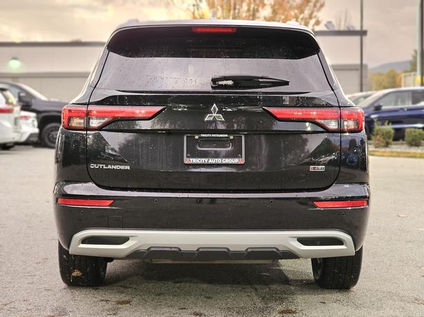 2024 Mitsubishi Outlander GT - No Accidents, One Owner, Sunroof image 6