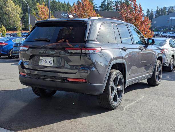 2024 Jeep Grand Cherokee Altitude - 4x4, Heated Seats, Remote Start image 6