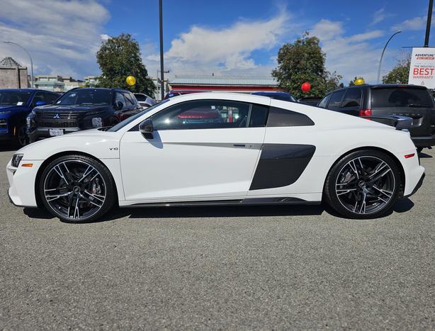 2023 Audi R8 Coupe V10 Performance - Carbon Options, No Accidents image 8