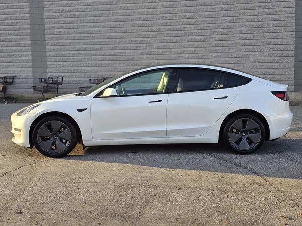 2022 Tesla Model 3 Standard Range RWD -Ltd Avail- image 8
