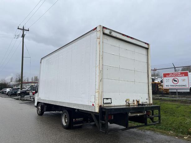 2012 Mitsubishi Fuso FE 18 Foot Cube Van Diesel image 3