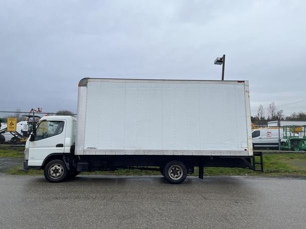 2012 Mitsubishi Fuso FE 18 Foot Cube Van Diesel image 2