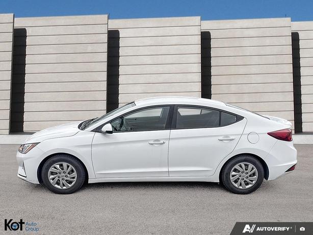 2019 Hyundai Elantra Essential ! POWER OPTIONS! LOW KMS! BLUETOOTH! image 3